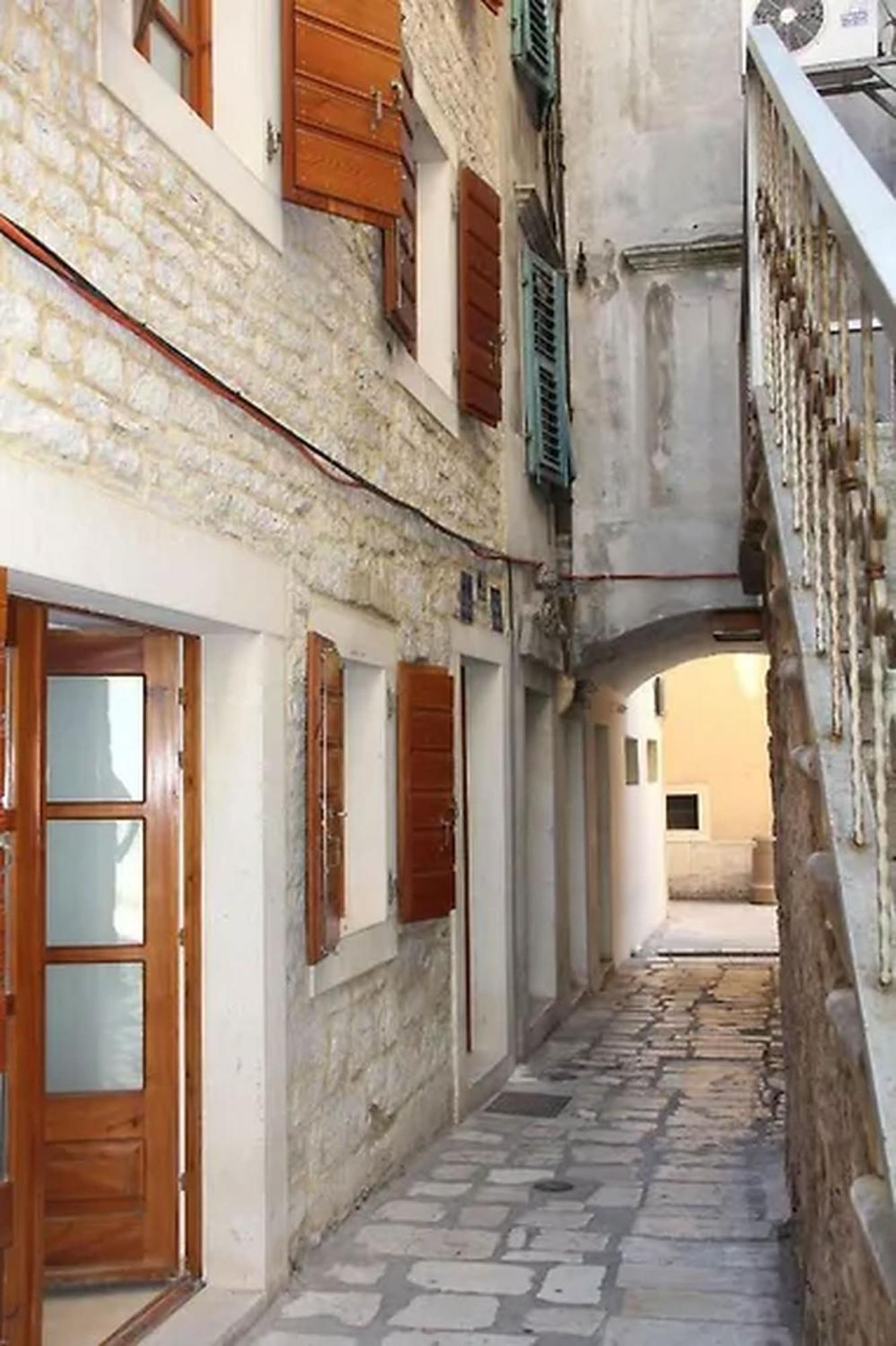 Sunny Rooms And Suites Sibenik Ngoại thất bức ảnh