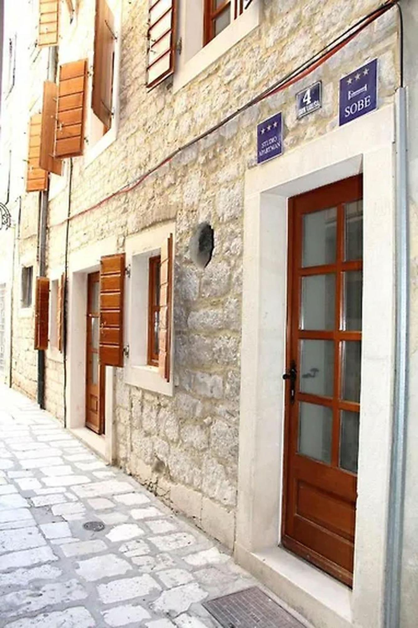 Sunny Rooms And Suites Sibenik Ngoại thất bức ảnh